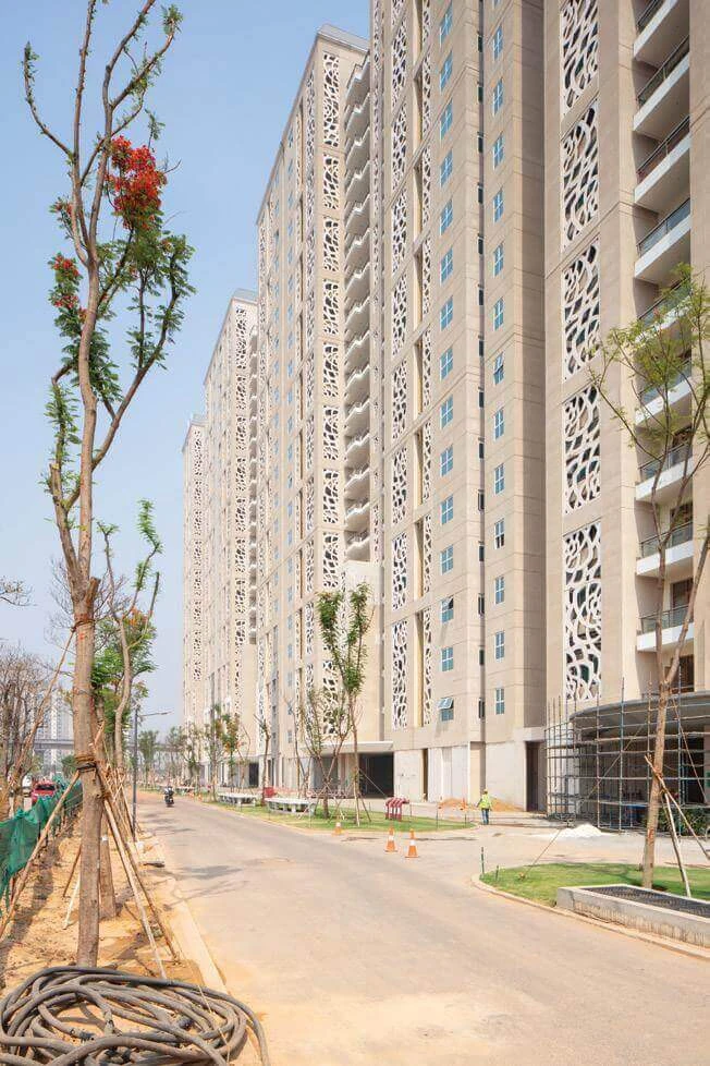 Established DLF5 context — DLF The Camellias
